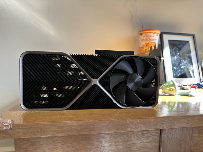 GeForce RTX 4090 FE / Founders Edition (occasion, excellent état, boîte d'origine)