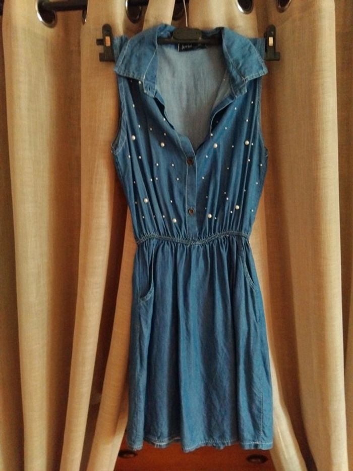 Robe avec perle