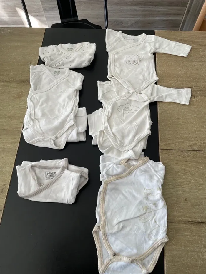 Lot de 8 bodies manches longues - 1 mois - photo numéro 6