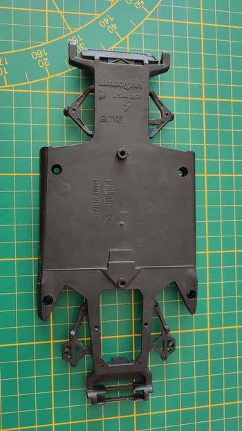 Châssis inférieur pièce détachée miniature Tonka Polistil Lamborghini Miura 1/18 1/18e 1/18ème #D25