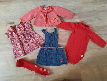 Ensemble 5 pièces: robe jean + bodie +blouse +gilet orange/fleuri +collant Orchestra 12 mois