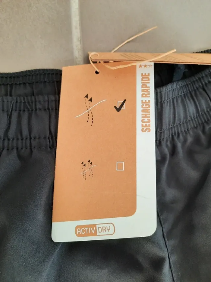 Short Athli-tech 14ans neuf - photo numéro 5