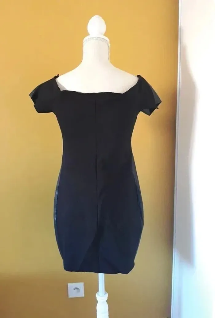 Robe Zara taille 36 en très bon état - photo numéro 4