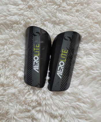 🌸 Protege tibia de marque Aerolite enfant