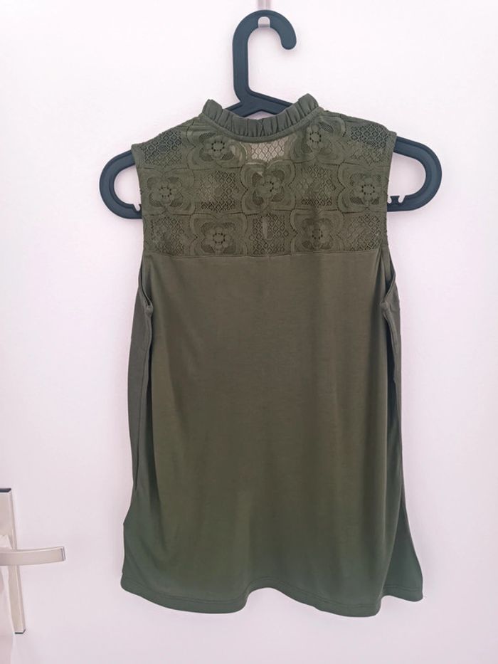 Blouse vert kaki boutons et dentelle Naf Naf Taille S Neuf avec étiquette - photo numéro 4