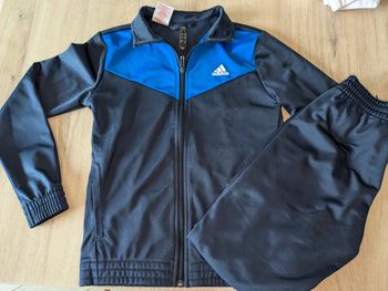 Survêtement adidas 9-10 ans