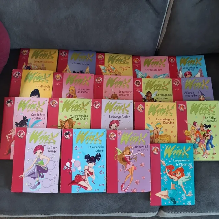 Lot 19 livres Winx Bibliothèque Rose