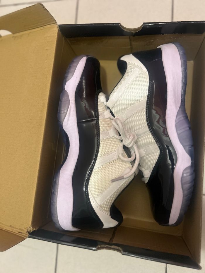 Jordan 11 rétro basse irisée - photo numéro 5