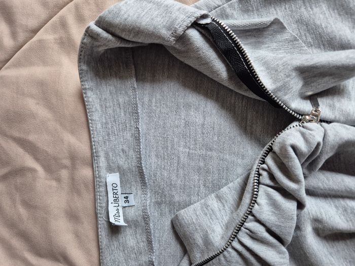 Jupe courte grise fermeture T34 - photo numéro 3