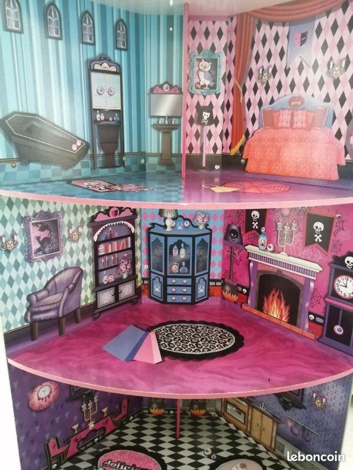Grand manoir en bois "Monster high" - photo numéro 3