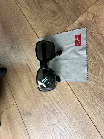 Lunette de soleil rayban
