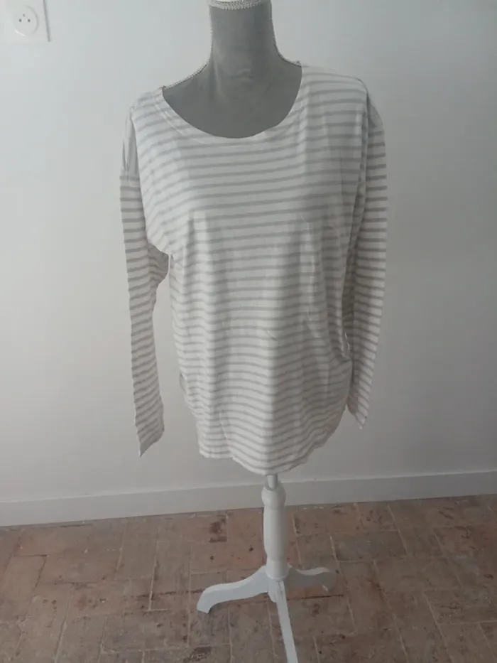 🌹tee shirt manche longue Taille 50/52🌹