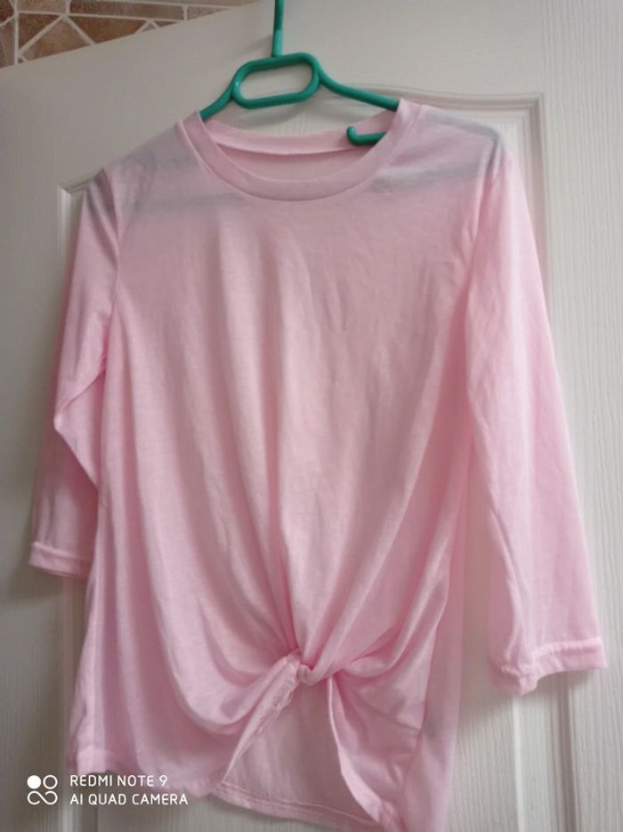 T-shirt long fin rose neuf