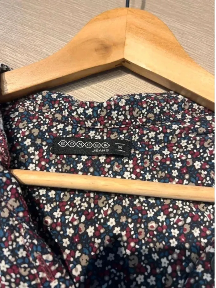 Très belle  blouse  Bonobo  -  taille  M - photo numéro 2