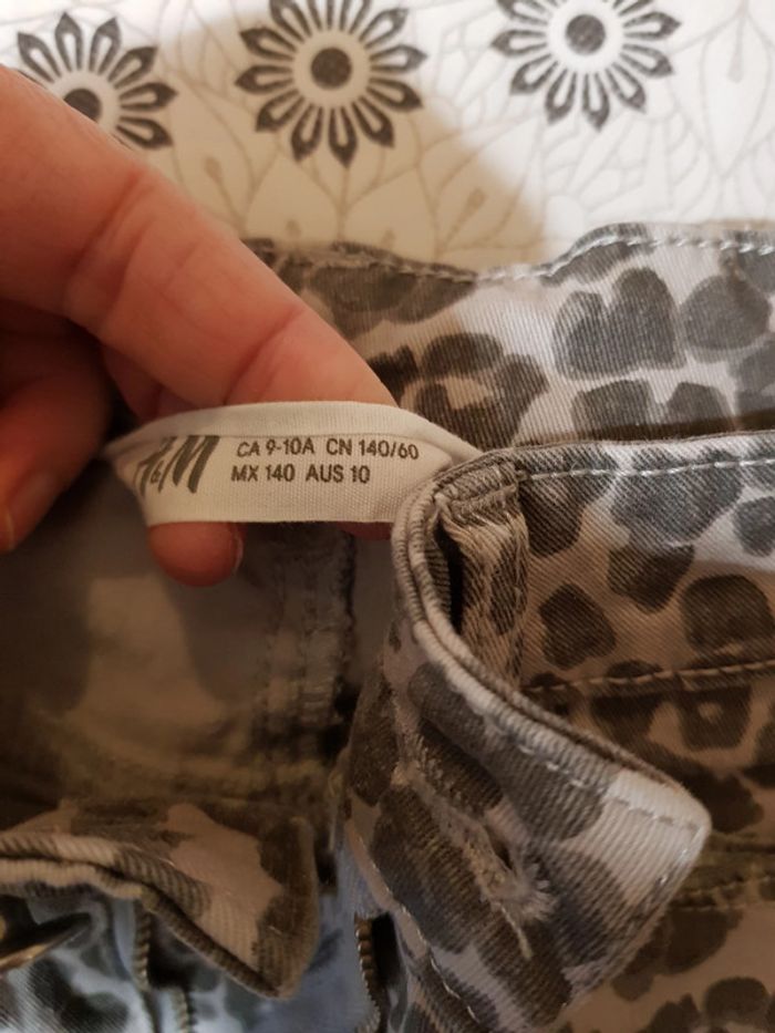 Short H&M 9/10 ans - photo numéro 2