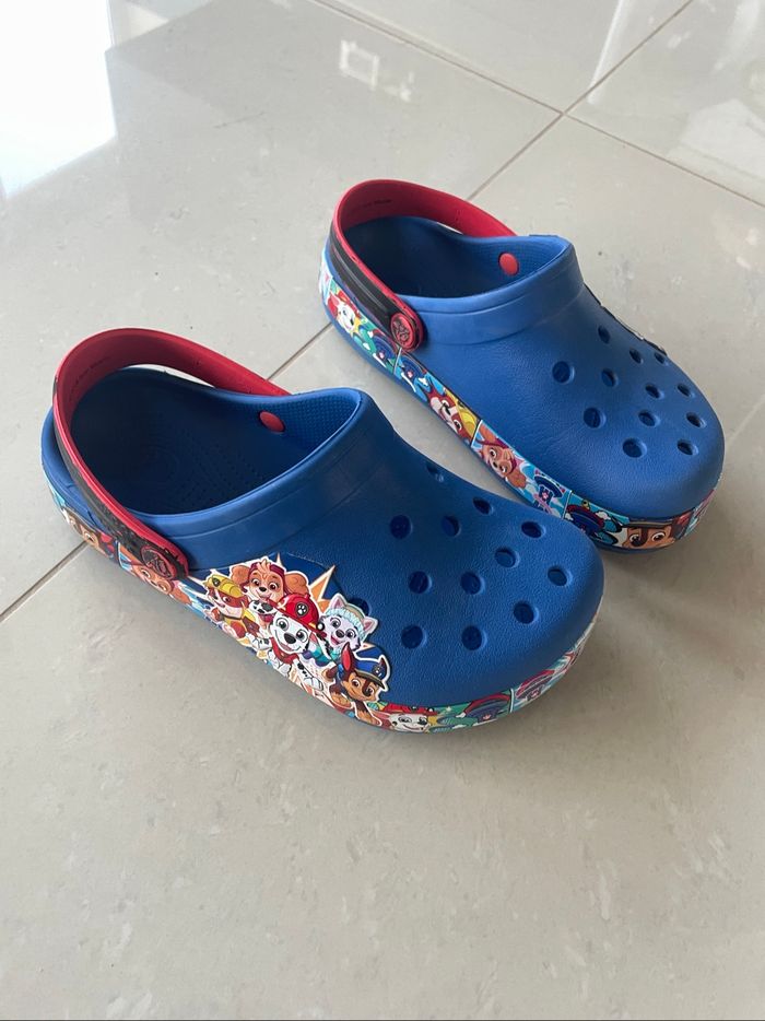 Crocs originales pat patrouille taille j3 - photo numéro 3