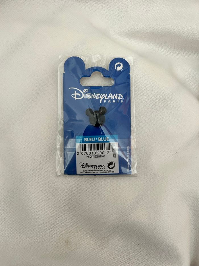 Pin’s Officiel Disneyland Paris Mickey 2020 - photo numéro 2