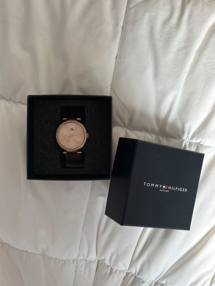 Montre femme Tommy Hilfilger acier rose - bon état + boîte