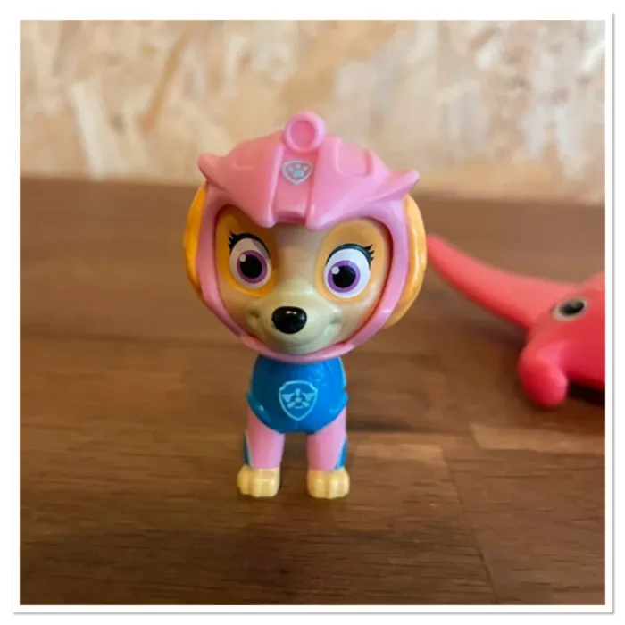 Idée Cadeau 🎁 Figurine Aqua Pups de Stella avec avec sa raie manta de la Pat Patrouille Paw Patrol - photo numéro 3