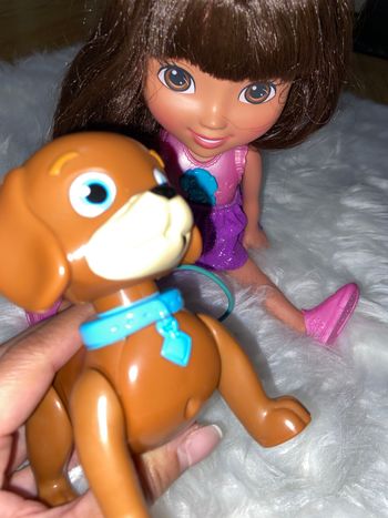 Dora et son chiot Puppy