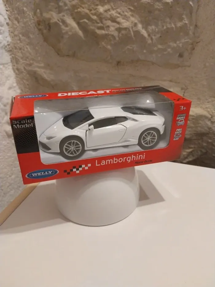 Voiture miniature de collection Lamborghini Huracan - photo numéro 2