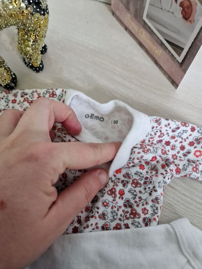 Body 00 mois jamais porté - photo numéro 2