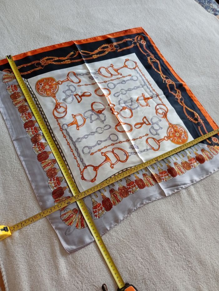 Carré en soie multi-usages - photo numéro 5