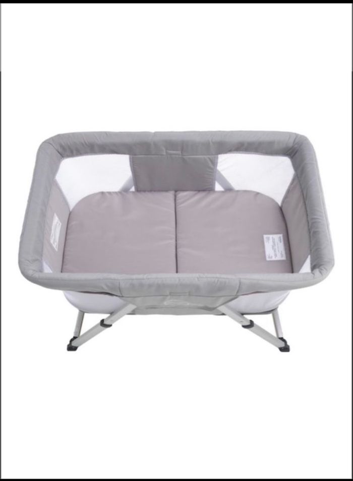 Berceau de voyage + matelas blanc - photo numéro 2