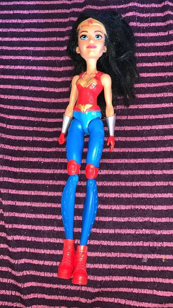 Poupée wonder woman