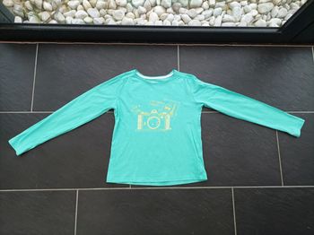 Joli tee shirt fille 10 ans (138 cm)