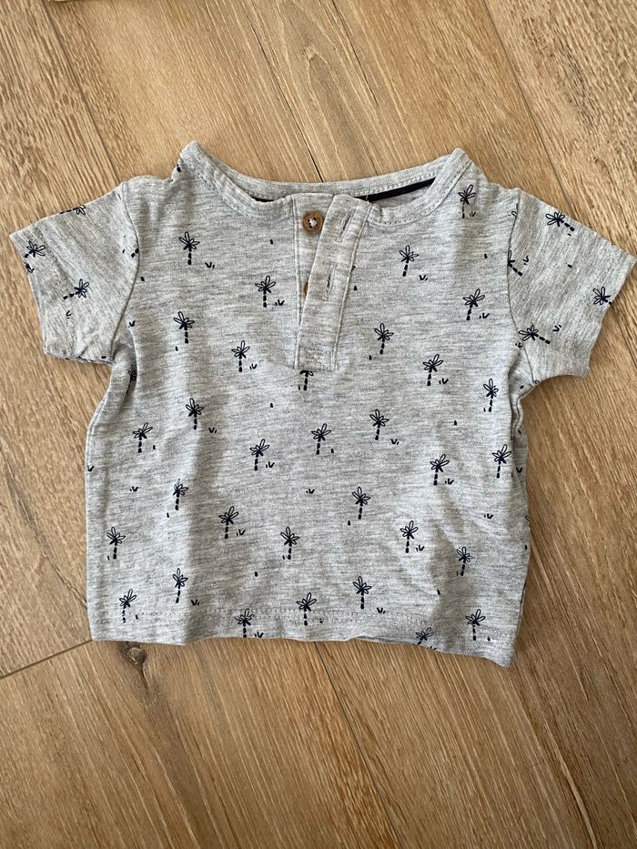 Lot 4 t-shirt  manches courtes 1 mois - photo numéro 5