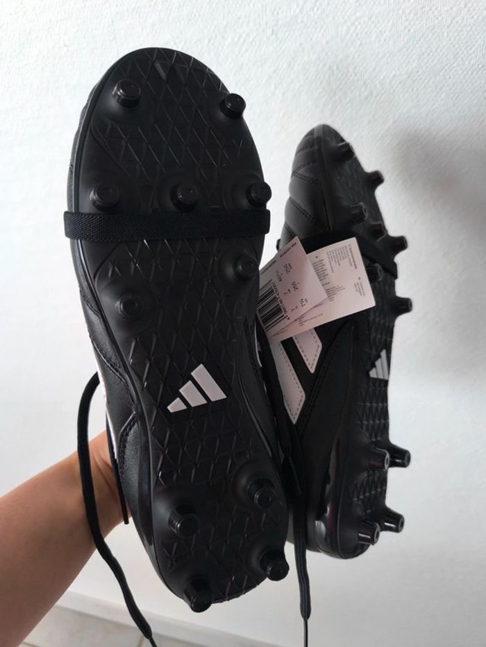 Crampon de foot , taille 40.5 , neuve , cuir , adidas - photo numéro 3