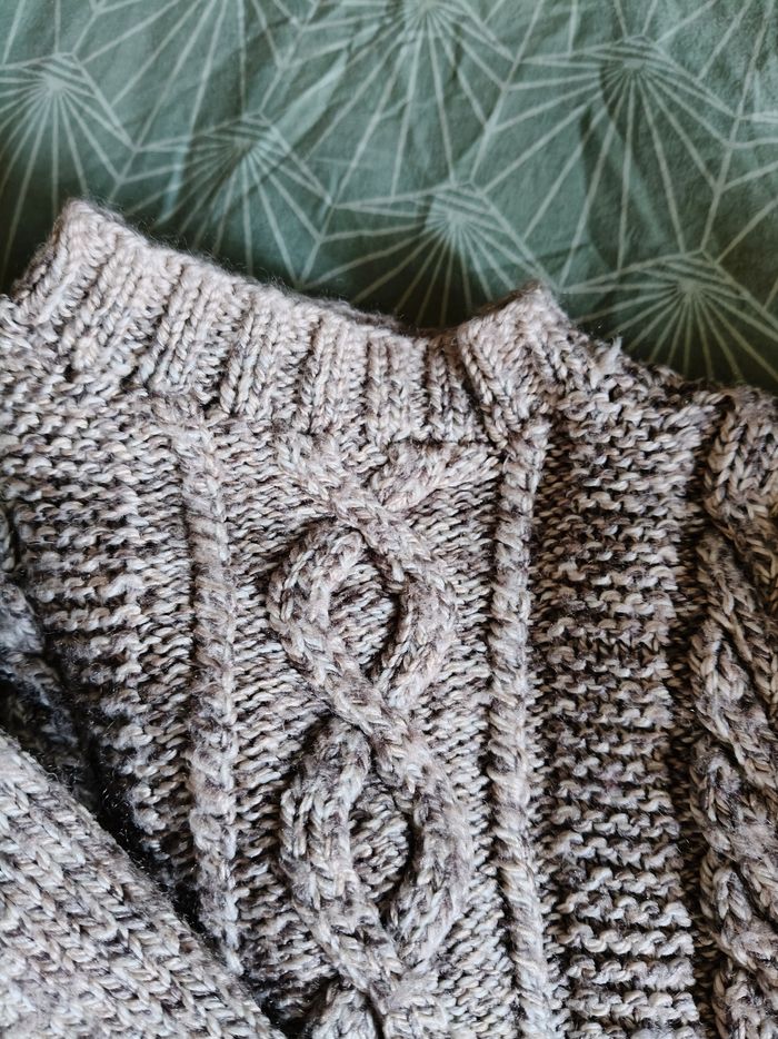 Pull chaud fait main laine torsades marron chiné neige 24 mois - photo numéro 4