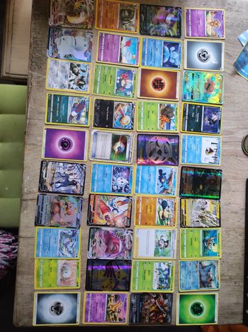 Lot de 40 cartes Pokémon numéro 23