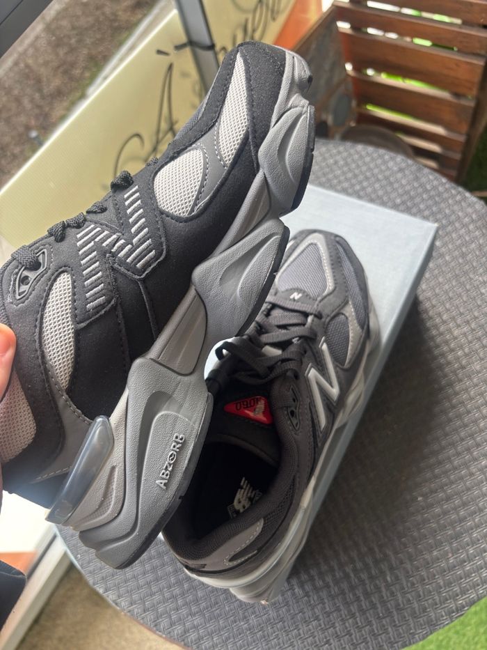 New Balance 9060 - black neuves tailles 40 - photo numéro 4