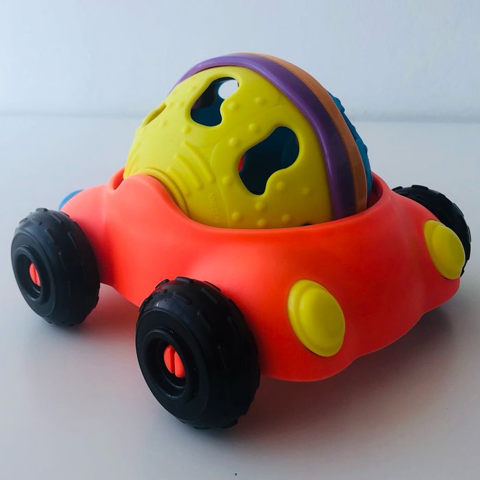 Voiture avec grelot Jouet 1er age - photo numéro 2