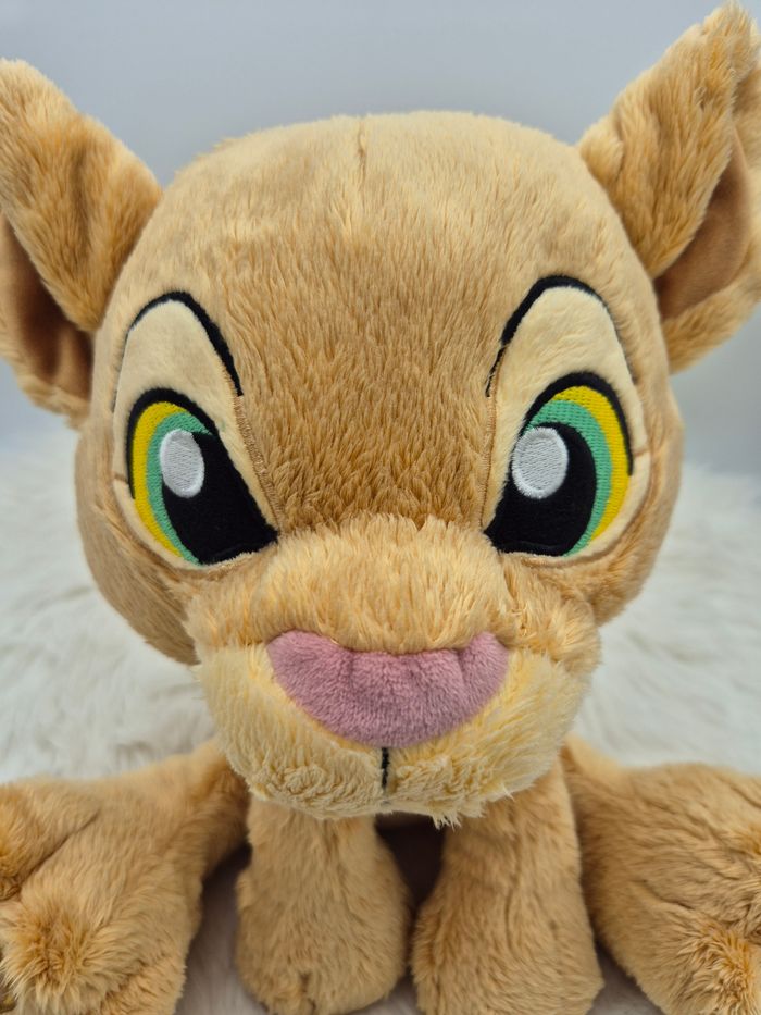 Peluche Nala Big Feet Disney Parks Disneyland Le Roi Lion 25 cm - photo numéro 4