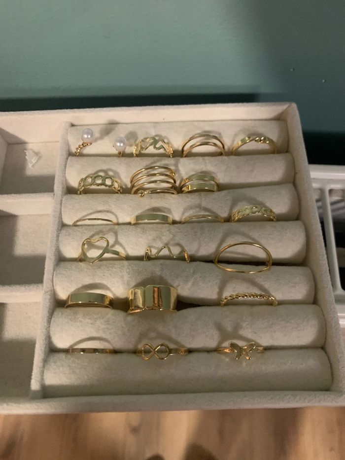 lot 20 bagues dorées
