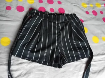 Short rayé noir et blanc H&M T36