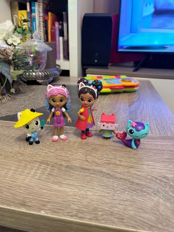 Figurines gabby dollhouse