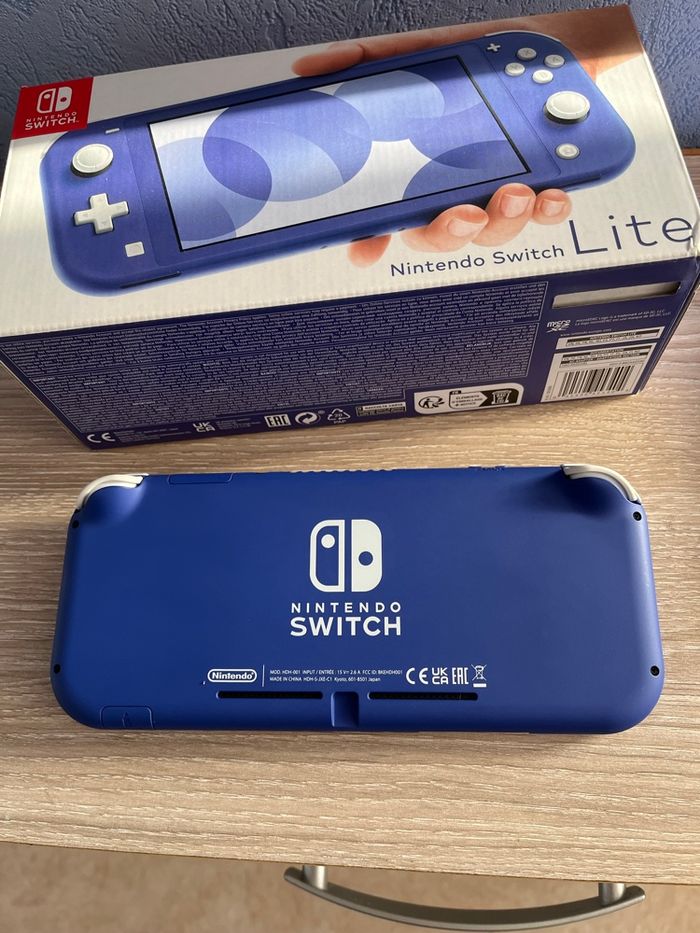 Console Nintendo switch Lite - photo numéro 2