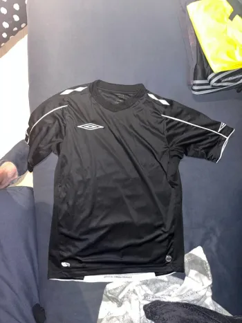 T-shirt de sport umbro noir de taille S