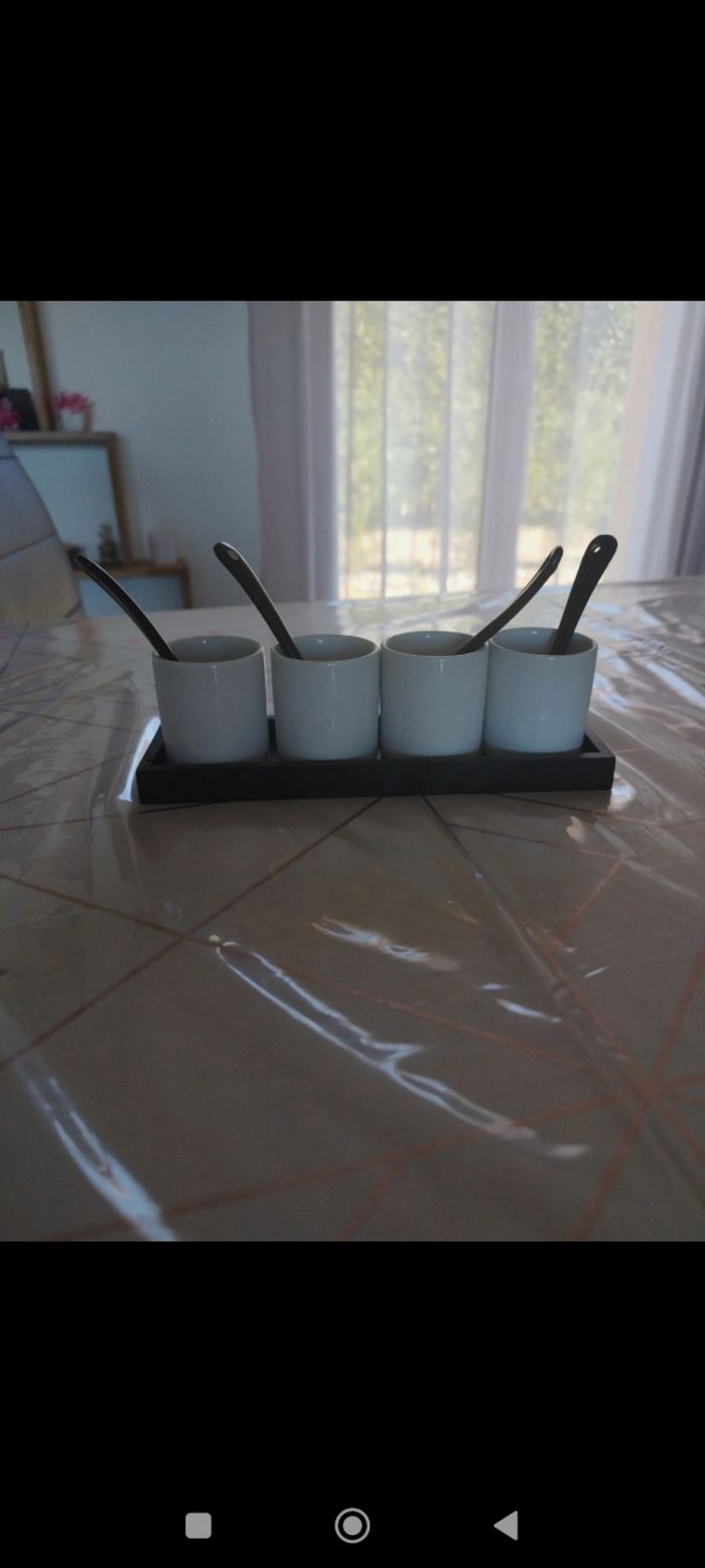 Ensemble  de 4 petits pots pour sauces - photo numéro 2