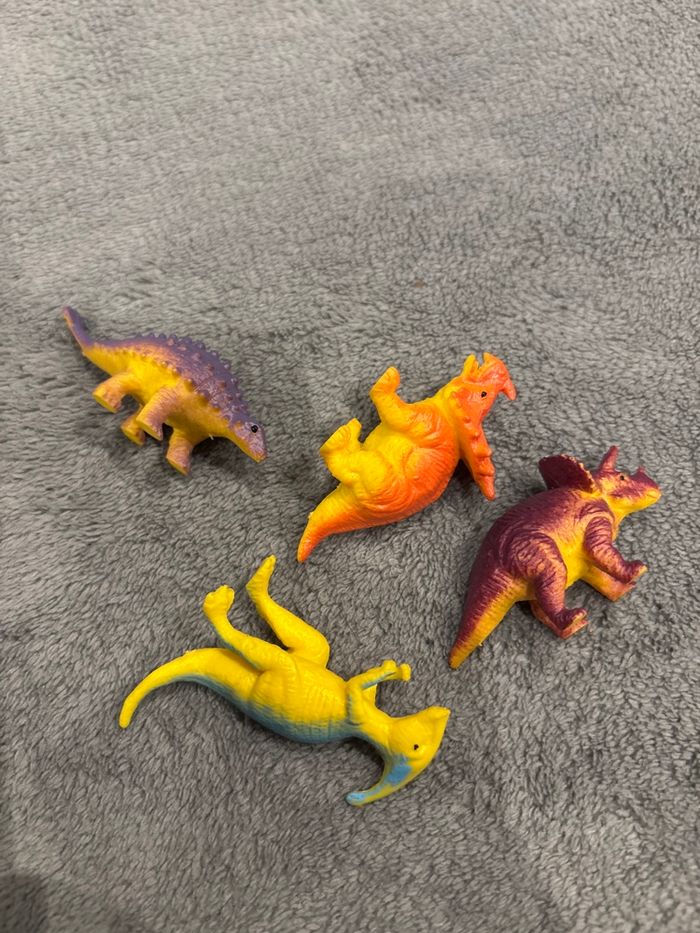 Dinosaures en lot - photo numéro 5