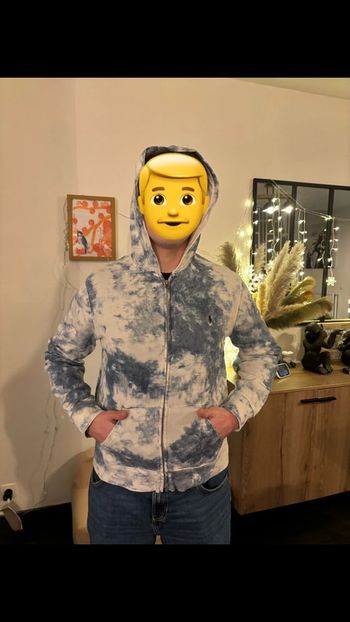 Sweat zippé à capuche