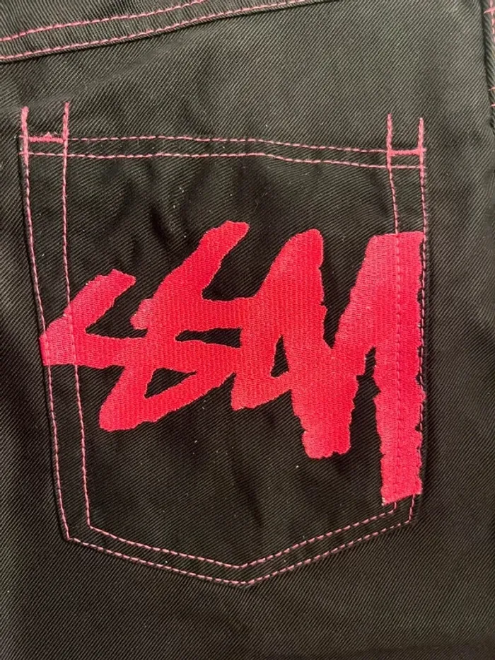 Short/Jort Stussy Black Embroidered Pink Big Logo Back – Taille L - photo numéro 3