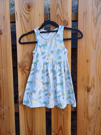 Jolie robe sans manches imprimé feuilles 5 ans Kiabi