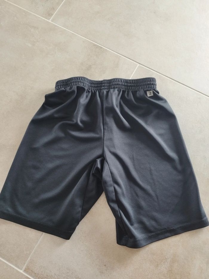 Short Kipsta Decathlon noir 12 ans - photo numéro 4