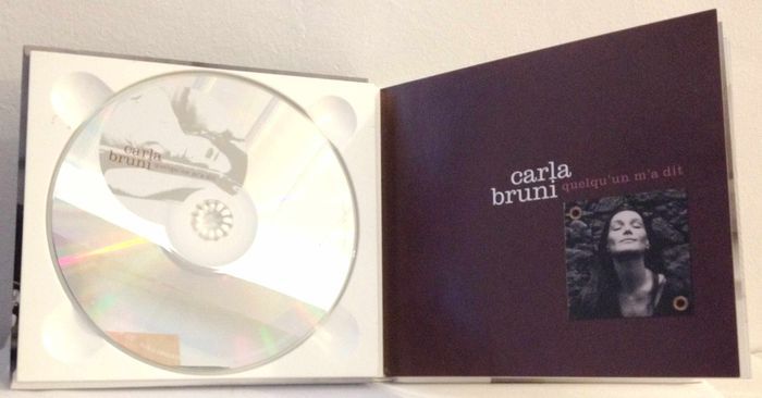 CD musique Carla Bruni quelqu'un m'a dit - photo numéro 4