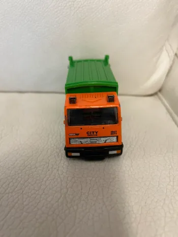 Voiture enfant camion poubelle